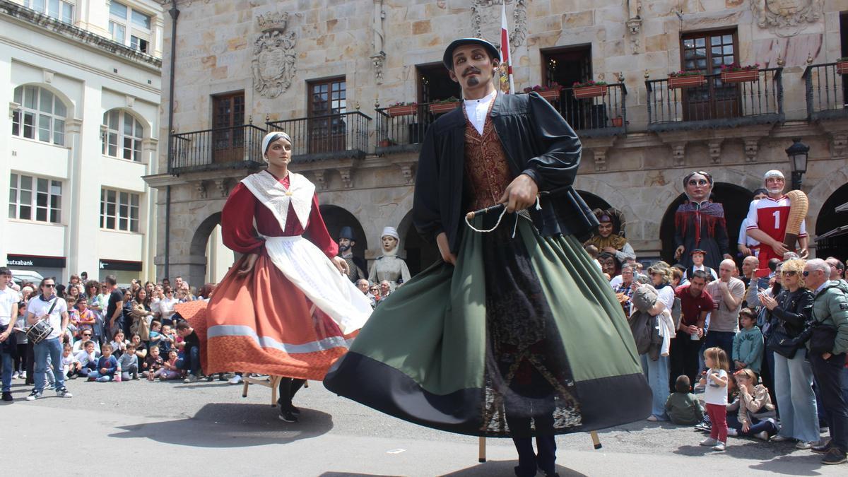 Poxpolin y Kriskitin son dos de las incorporaciones más recientes a la gran familia gigante de Bergara.
