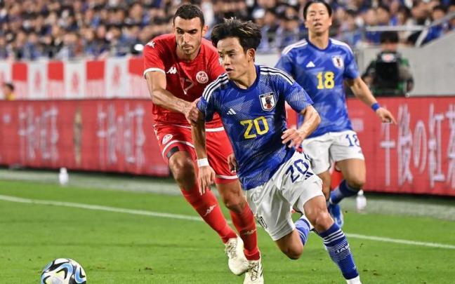 Take Kubo, durante el partido de este martes en la jugada que ha terminado en asistencia suya para el 2-0. / N.G.