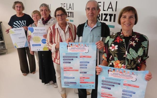 Kontseiluko kideak eta Arantxa Gonzalez zinegotzia, aurkezpen ekitaldian.