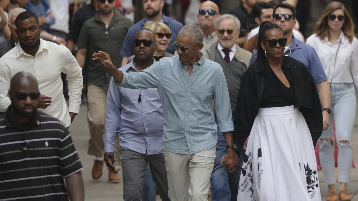Los Obama y Steven Spielberg, de paseo por Barcelona