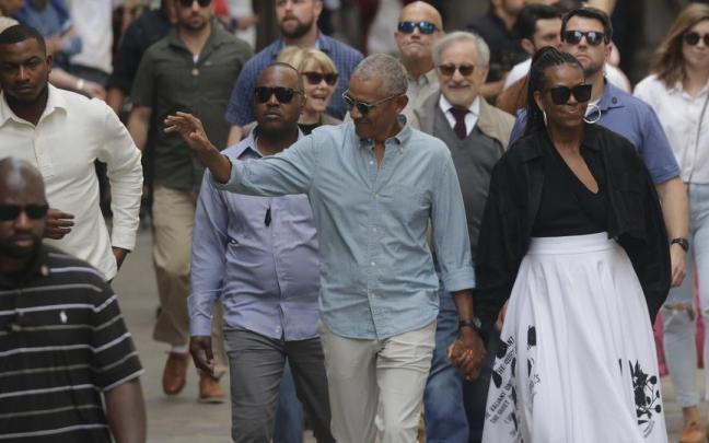 Los Obama y Steven Spielberg, de paseo por Barcelona Los Obama y Steven Spielberg, de paseo por Barcelona