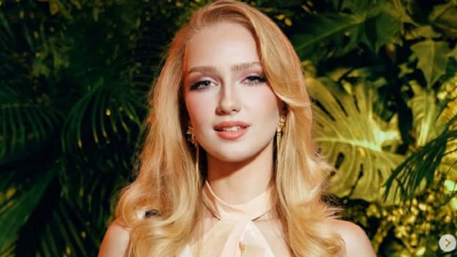 Miss Noruega, vestida 'normal'.