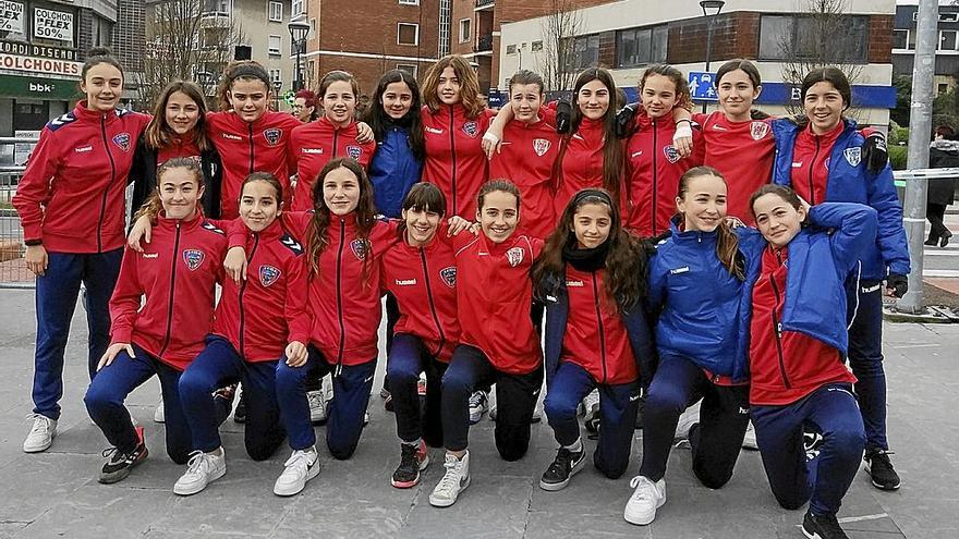 El equipo de fútbol infantil de Leioako Emakumeak estuvo presente en esta iniciativa.