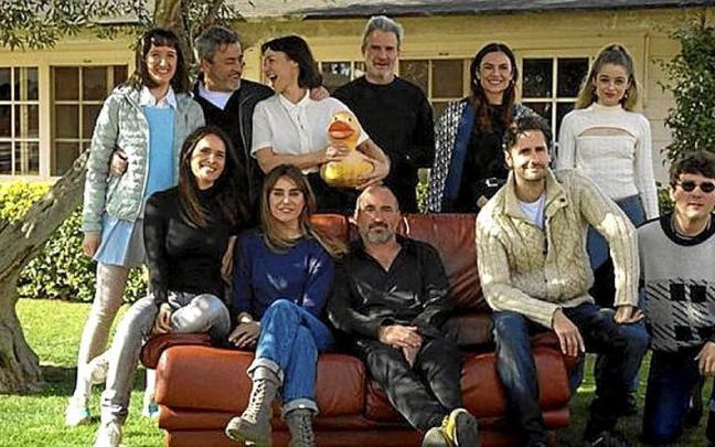 Elenco de la serie ‘Todos mienten’. | FOTO: MOVISTAR PLUS Elenco de la serie ‘Todos mienten’. | FOTO: MOVISTAR PLUS