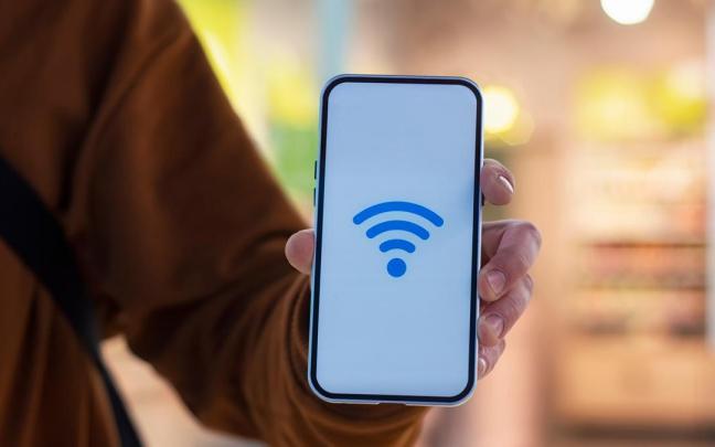 Un teléfono móvil con el icono del Wi-Fi.