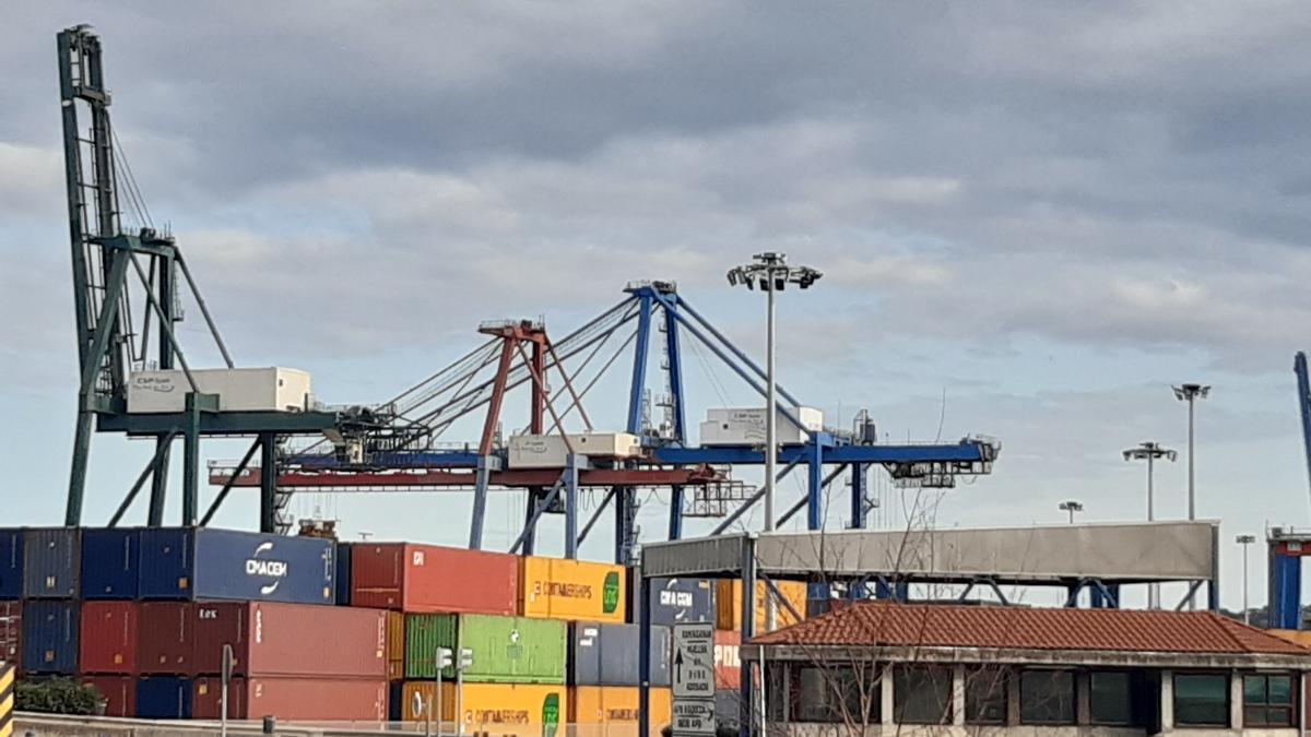 Contenedores en el Puerto de Bilbao.