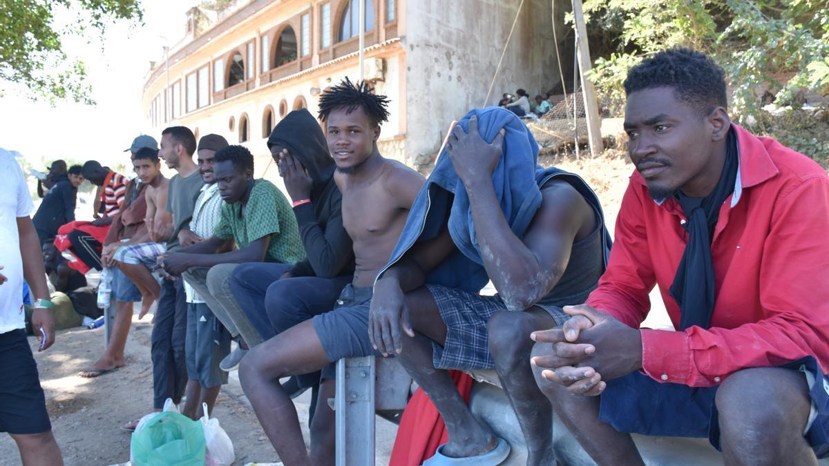 En imágenes: Vivas cree que quedan 6.000 migrantes ilegales en Ceuta y denuncia la "carencia de medios" en las cifras