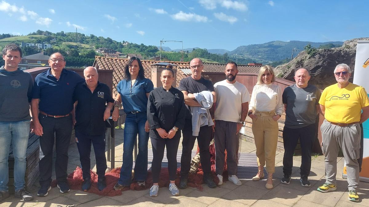 Acto en el que anunciaron que este año no habría edición del Bisiguaren Festa en Orio.