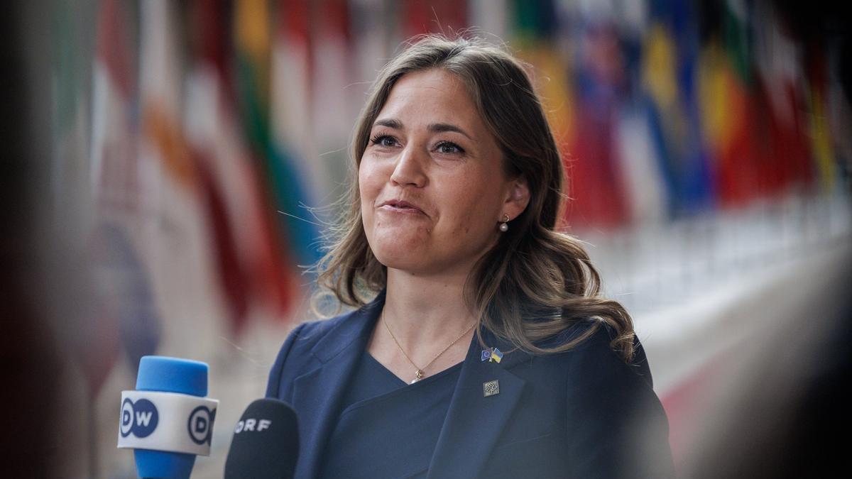 Marie Bjerre, titular danesa de Asuntos Europeos, comparece a su llegada a la reunión en Bruselas.