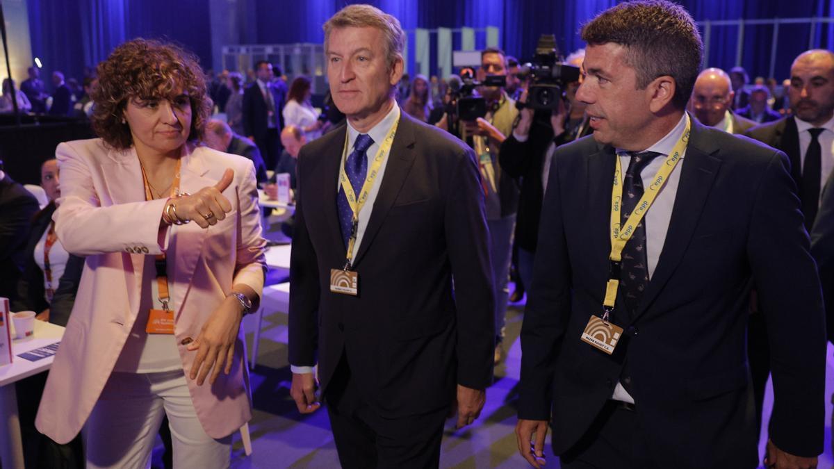 Alberto Núñez Feijó, junto al president Carlos Mazón y la eurodiputada Dolors Montserrat, en el congreso del Partido Popular Europeo en Valencia