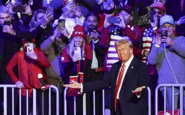 "¡Ganamos!", Trump se da un baño de masas horas antes de su investidura