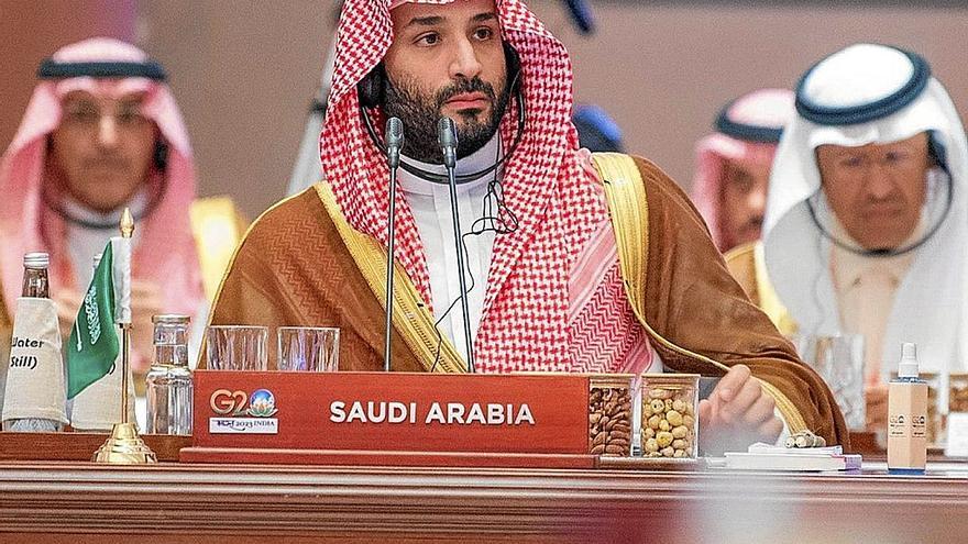 El príncipe heredero de Arabia Saudí, Mohammed bin Salman, ayer en la cumbre del G-20. | FOTO: E.P.