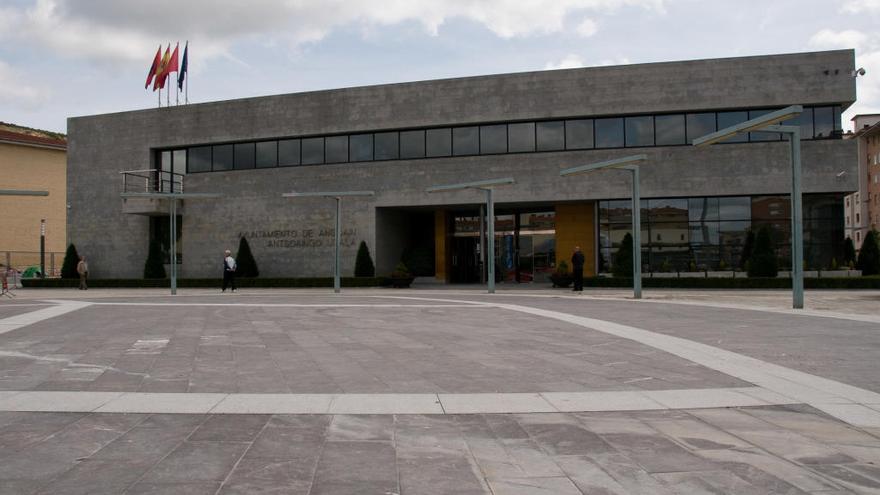 Fachada del Ayuntamiento de Ansoáin.