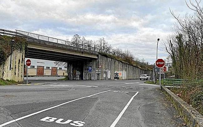 La parada en direcci&oacute;n Bera, en la salida de la N-121-A.