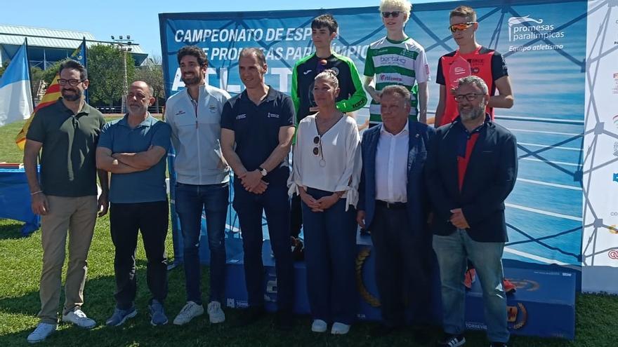 Aner Aróstegi, en lo más alto del pódium del Campeonato de España de Promesas Paralímpicas