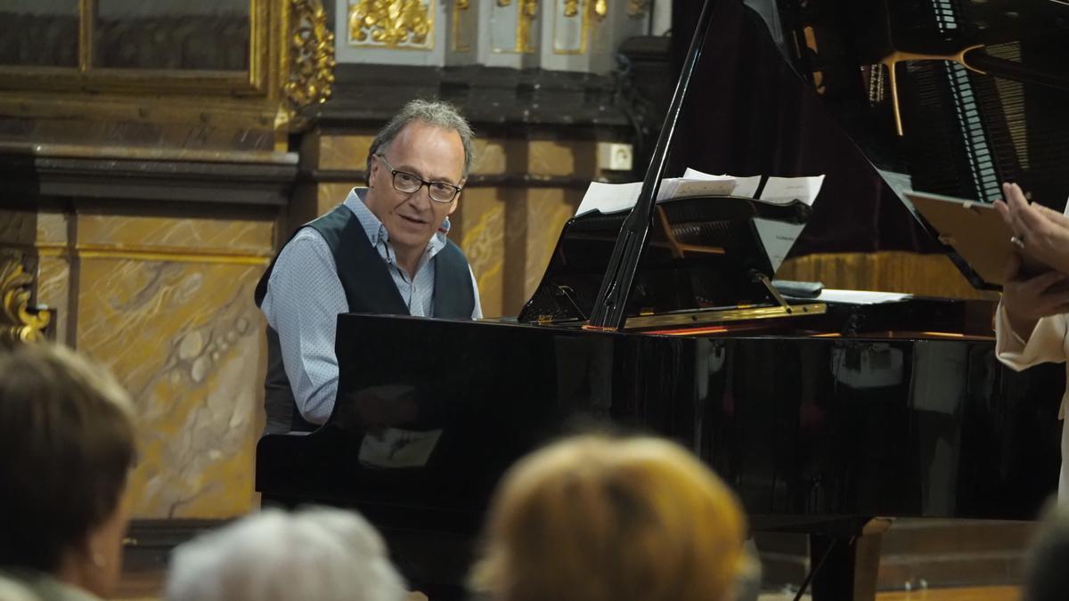 Iñaki Salvador hizo gala de su maestría al piano.