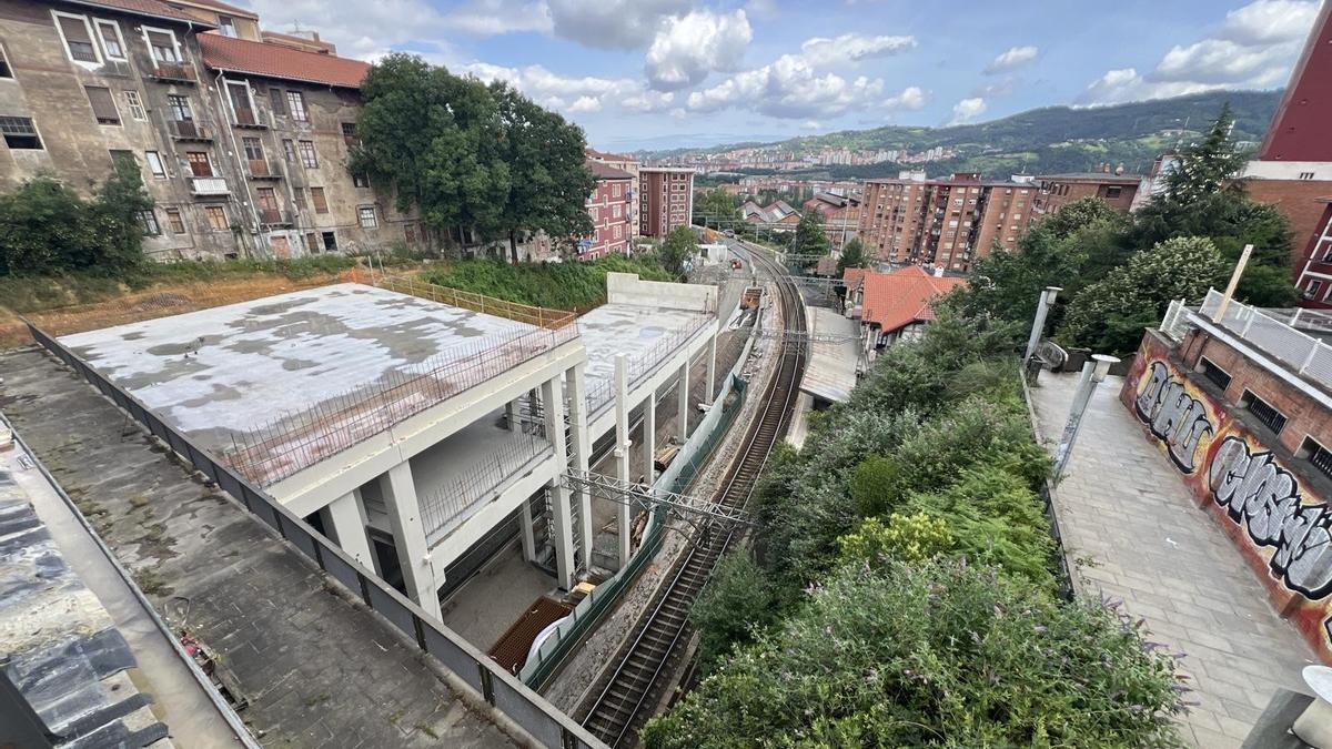 Vista aérea del estado actual de las obras de la nueva estación de Basauri