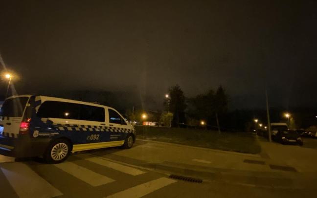 Policías municipales custodian el lugar de los hechos. Policías municipales custodian el lugar de los hechos.