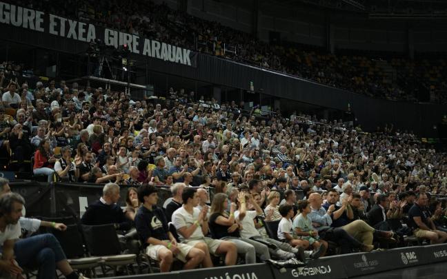 Un Bilbao Arena hasta la bandera dictará sentencia el próximo día 29 ante el PAOK. / MARKEL FERNÑANDEZ