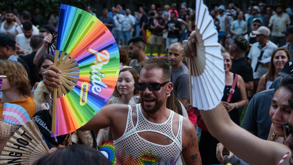 Ambiente en las calles de Madrid, durante la manifestación estatal del Orgullo LGTBI+