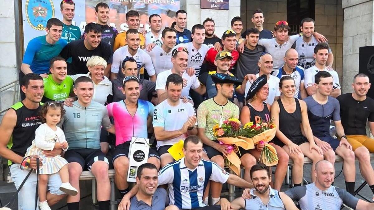 El buen ambiente presidió la prueba, como se puede apreciar en la entrega de premios.