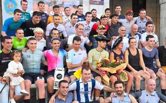 El buen ambiente presidió la prueba, como se puede apreciar en la entrega de premios.