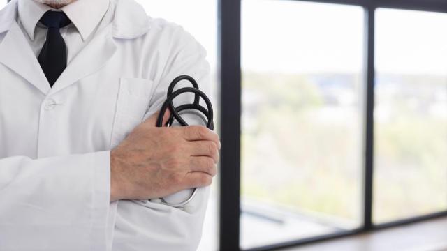 Imagen de archivo de un médico.