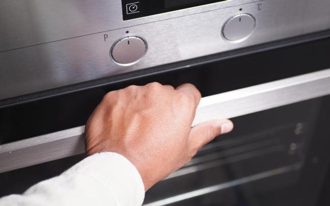 Primer plano de un horno.