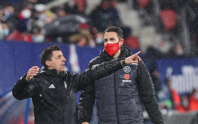 Bittor Alkiza, en el banquillo de Osasuna.