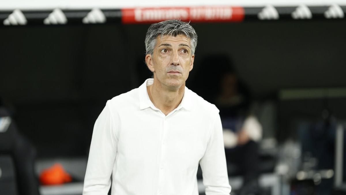 Imanol, durante el partido que ha enfrentado a la Real contra el Real Madrid en el Bernabéu. / RODRIGO JIMENEZ