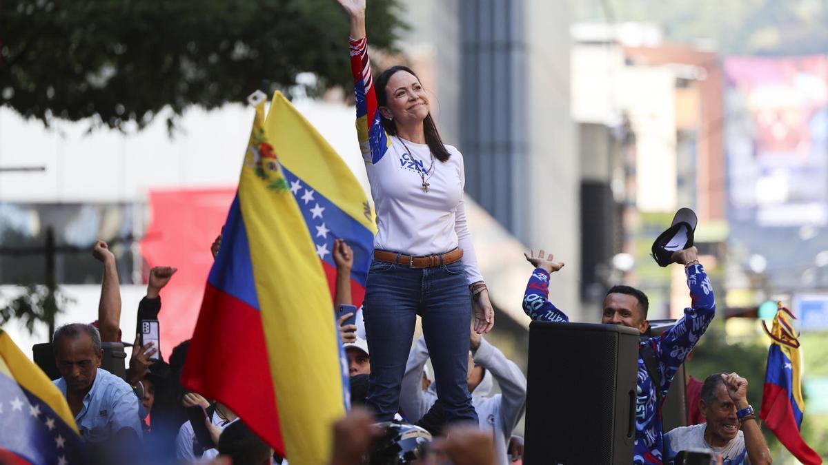 María Corina Machado, durante la concentración en la que ha tomado la palabra en Caracas, antes de ser detenida