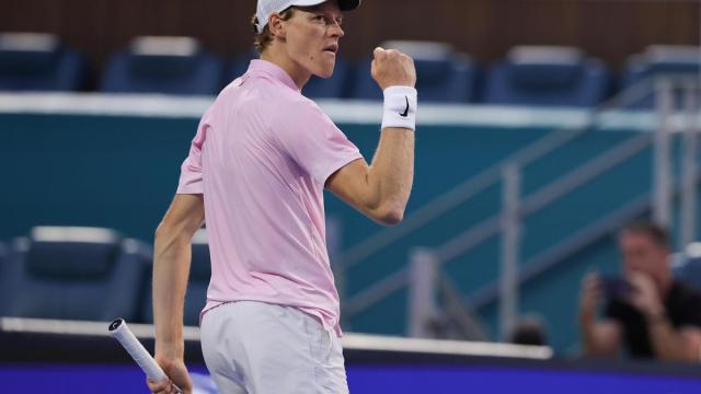 Sinner celebra un punto en la final de Miami.