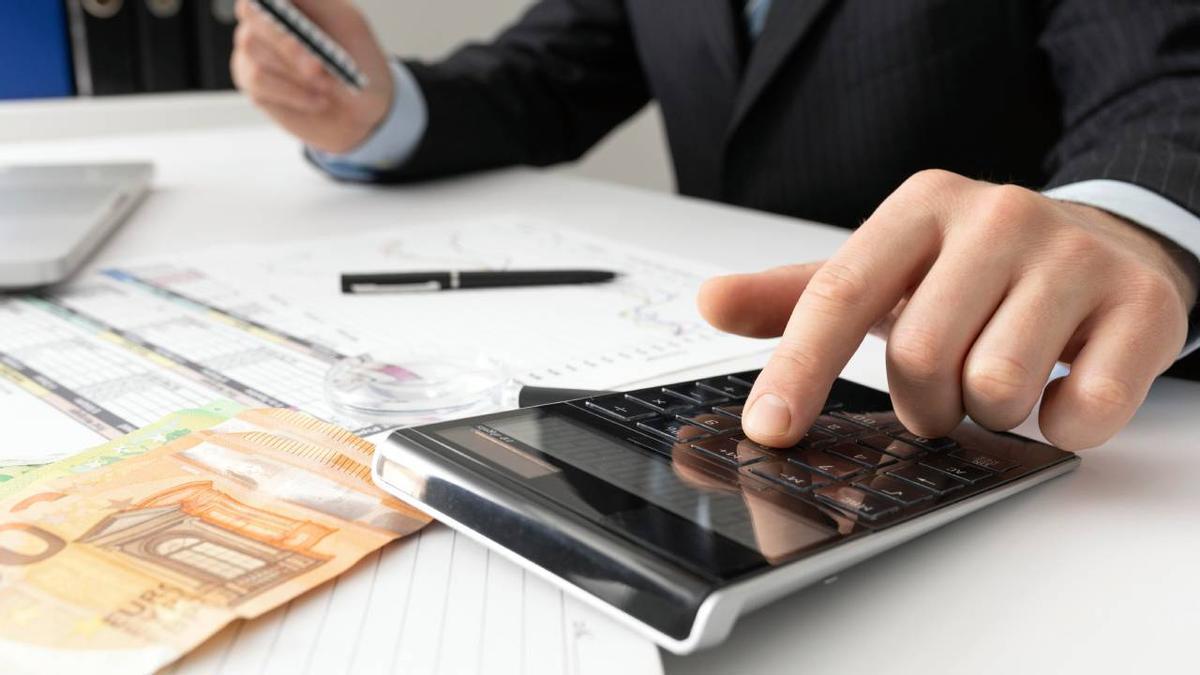 ¿Es mejor cobrar el salario en 12 pagas o en 14?