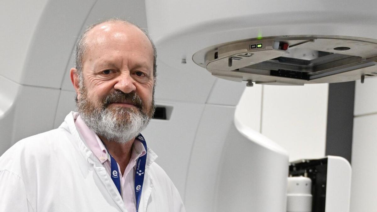 Javier Fuertes, jefe de servicio de Oncología Radioterápica de Basurto.