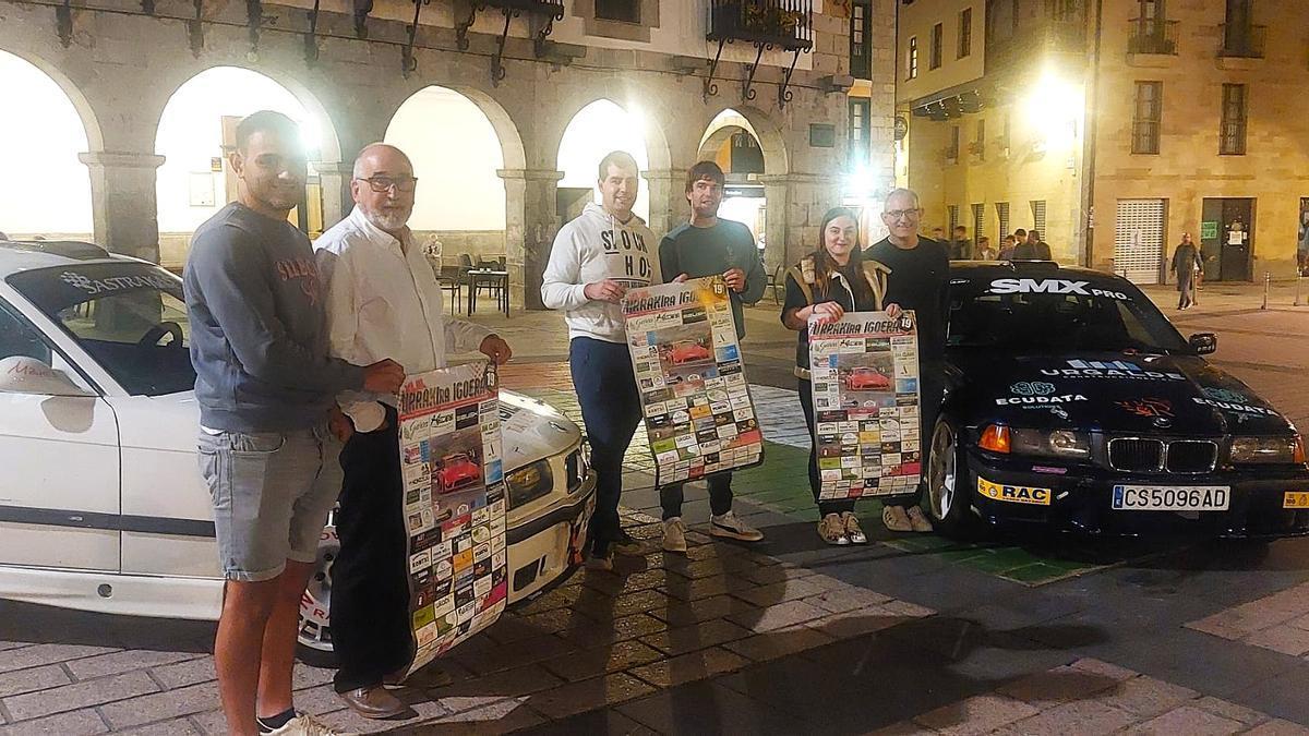 Presentación de la edición número 43 de la Subida a Urraki en la plaza de Azpeitia.