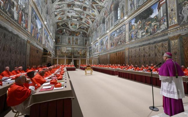 Los cardenales que han elegido a León XIV reunidos al inicio del cónclave. / EFE Los cardenales que han elegido a León XIV reunidos al inicio del cónclave.
