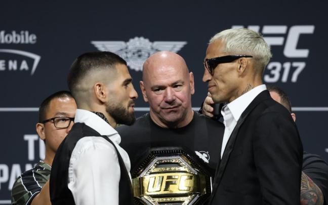 Topuria y Oliveira en su cara a cara.