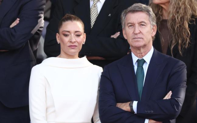 La portavoz del PP en el Congreso, Ester Muñoz, y el presidente del Partido Popular, Alberto Núñez Feijóo.