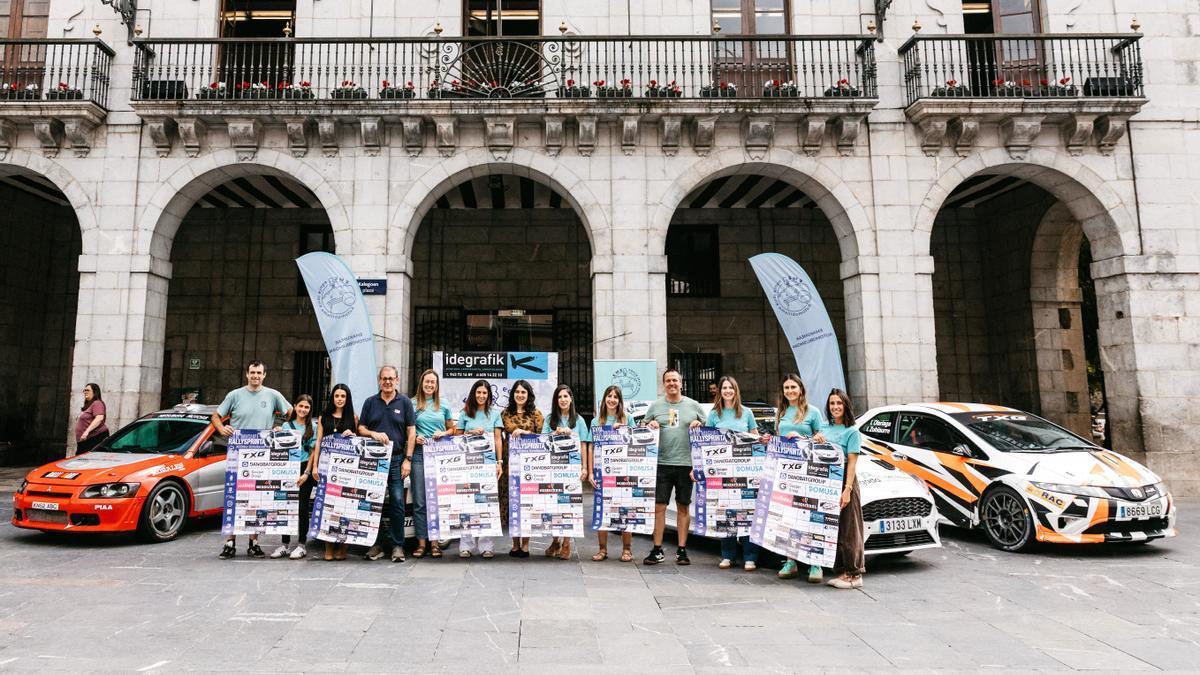La presentación de la carrera tuvo como marco la plaza Kalegoen de Elgoibar.