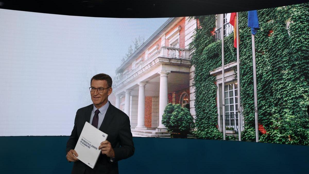 Alberto Nuñez Feijoó durante la presentación del programa electoral del PP.