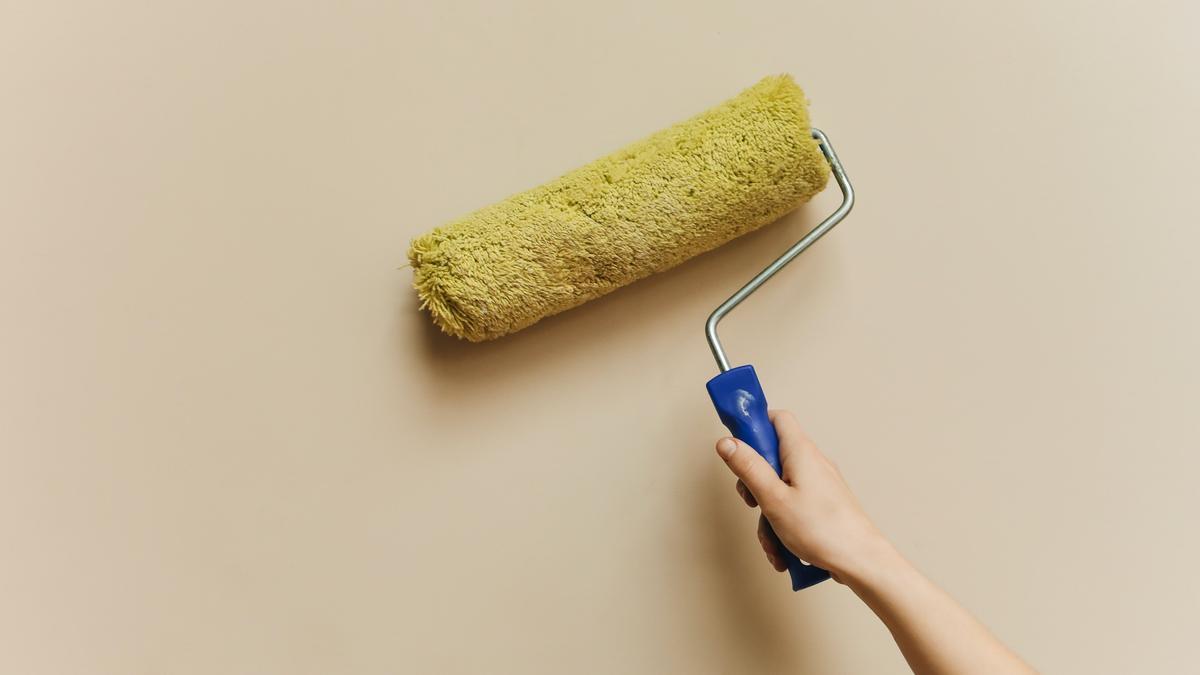 Es recomendable pintar paredes antes de poner el hogar en alquiler.