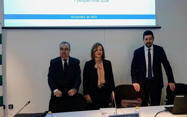 Eduardo Aréchaga, Tamara Yagüe y Pablo Martín, responsable de Economía de Confebask, en la presentación del informe en Bilbao.