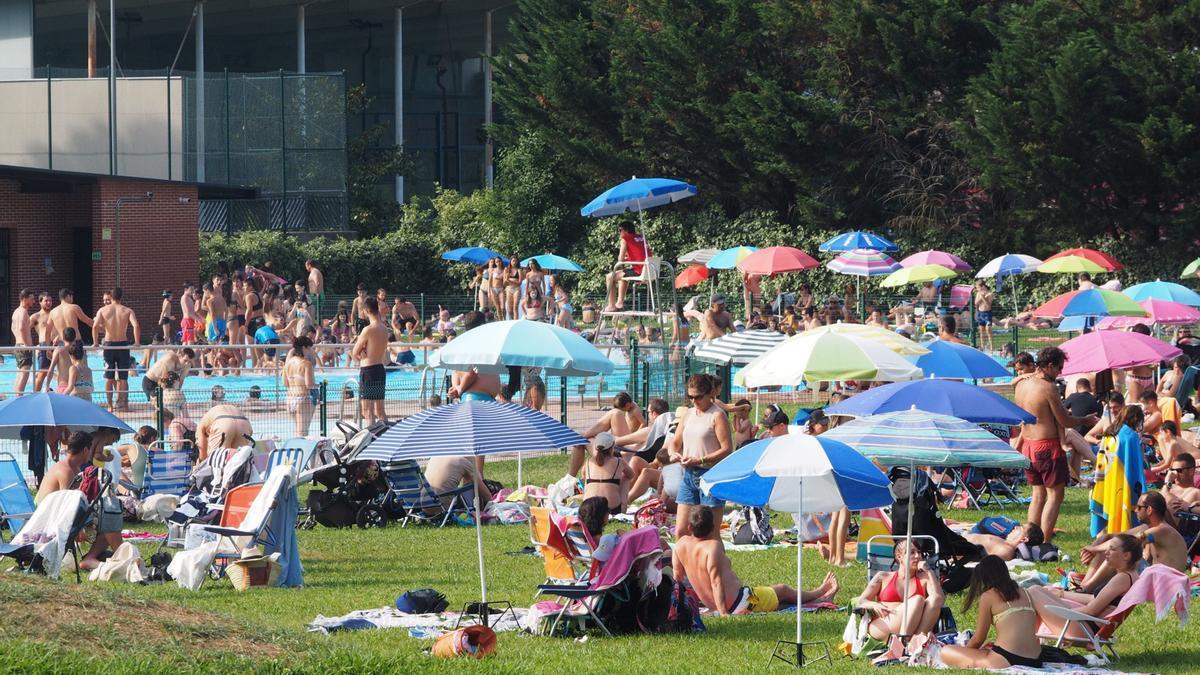 Las piscinas de Mintxeta son una fórmula de éxito cada verano, como muestra la gran afluencia que registran.