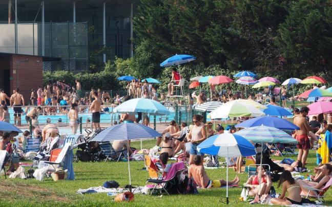 Las piscinas de Mintxeta son una fórmula de éxito cada verano, como muestra la gran afluencia que registran.