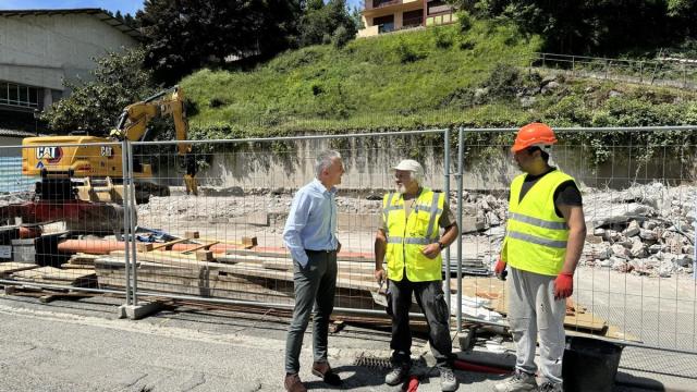El alcalde de Lazkao, Kepa Zubiarrain, en las obras del ambulatorio.