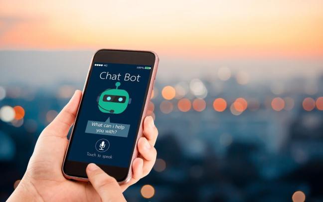 Un chatbot en un teléfono móvil.
