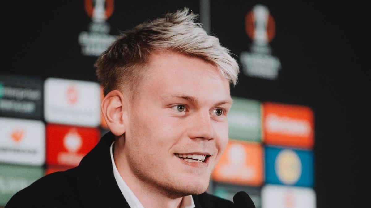 Orri Óskarsson durante la rueda de prensa previa al partido entre Midtjylland y la Real. / EUROPA LEAGUE