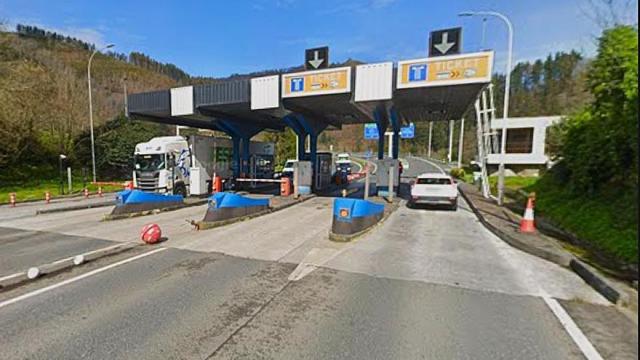 El peaje de Elgoibar pasará a contar con cinco vías, una de anchura especial para vehículos grandes, una vez que finalicen las obras.