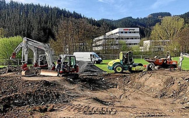 Imagen de las obras del circuito de ‘pump track’ en Markulete.