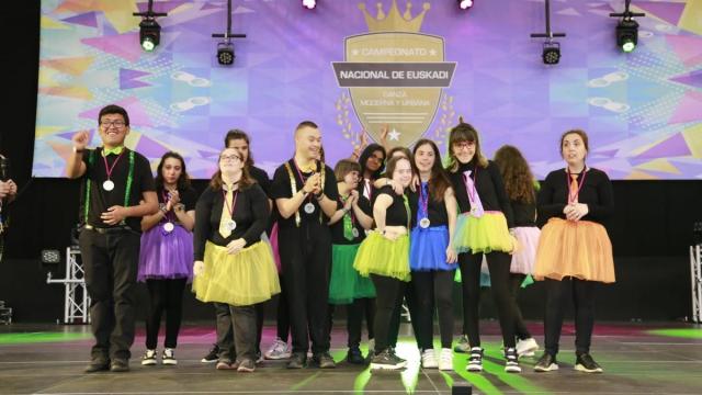 Más de 40 alumnos participan en los grupos de baile moderno de la fundación.
